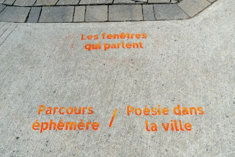 Les fenêtres qui parlent - Poésie dans la ville - 2