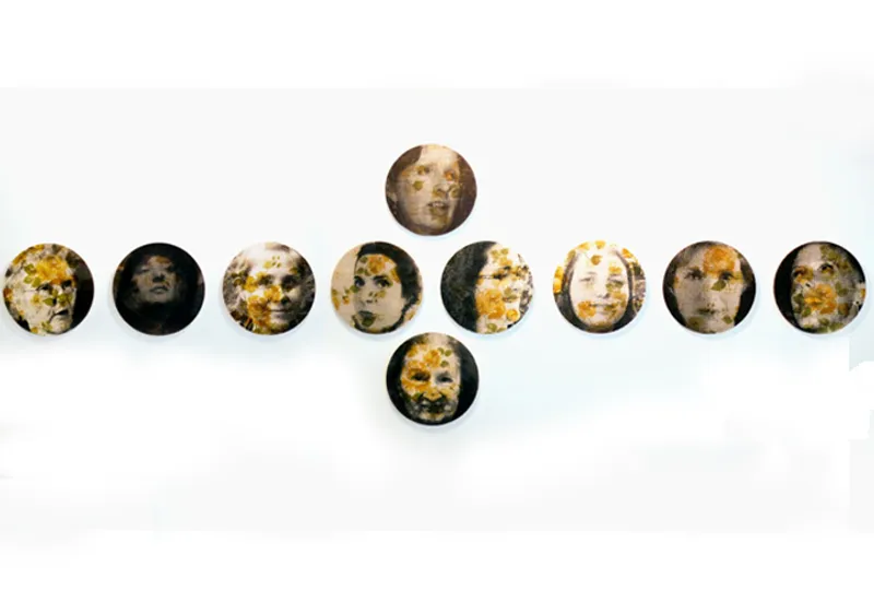 Liens sacrés, Portraits de femmes / CDEx - 2